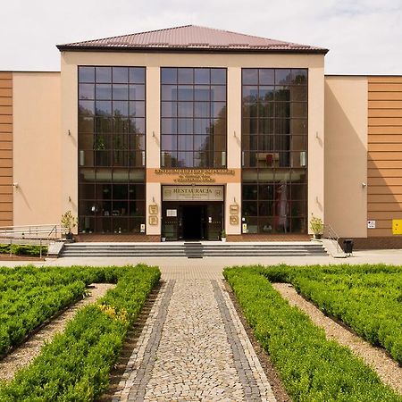 Pokoje Goscinne W Centrum Kultury Wsi Polskiej Wierzchoslawice Екстериор снимка