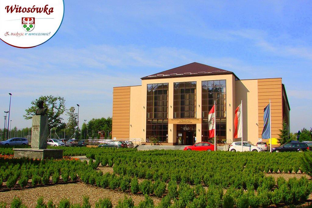 Pokoje Goscinne W Centrum Kultury Wsi Polskiej Wierzchoslawice Екстериор снимка